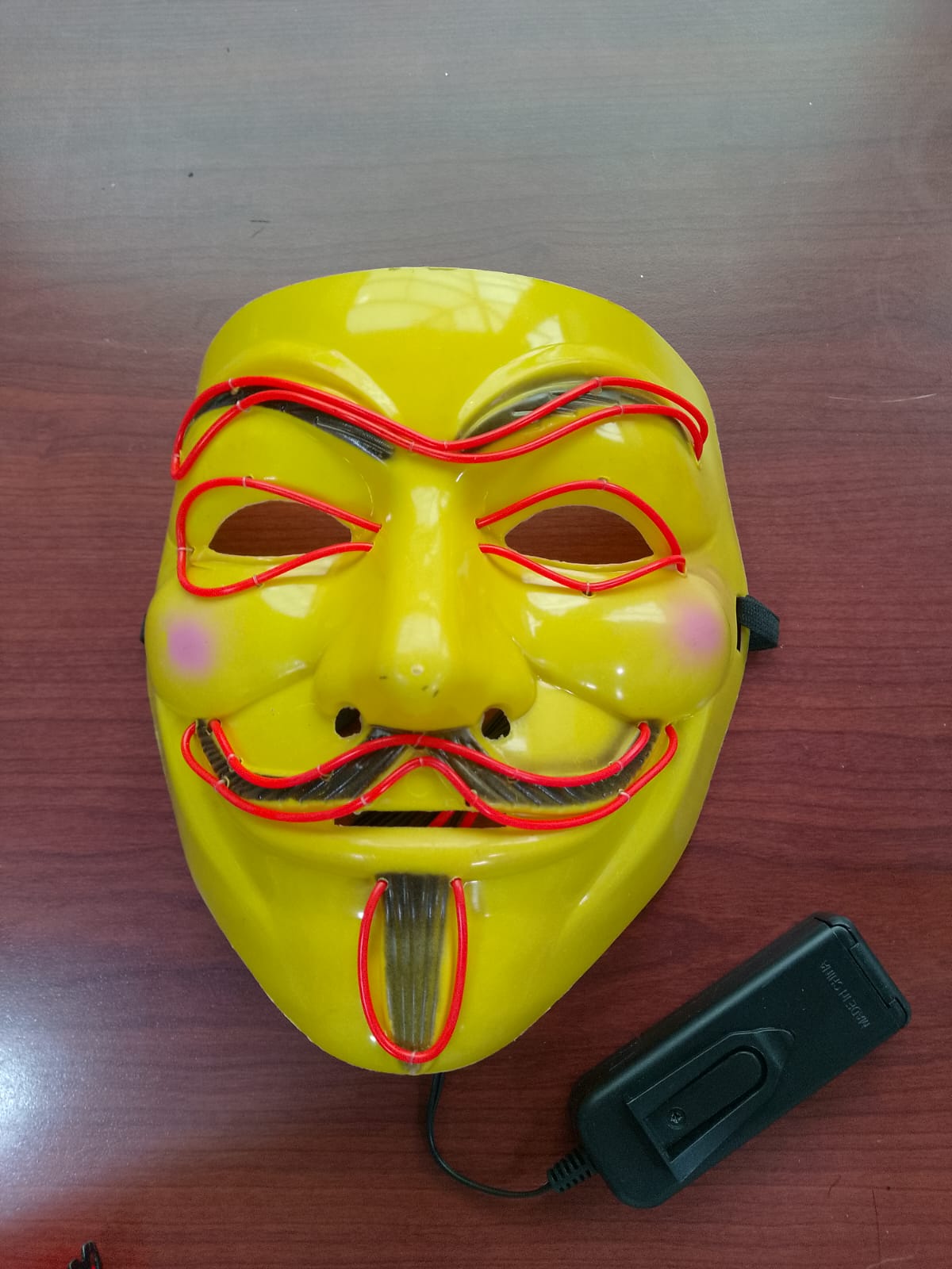 Mascara de Anonimus Amarilla